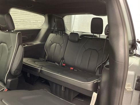 New 2026 Chrysler Pacifica Limited w/ Uconnect Theater Family Group image 20