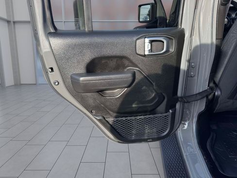 Used 2022 Jeep Gladiator Sport AWD/4WD image 27