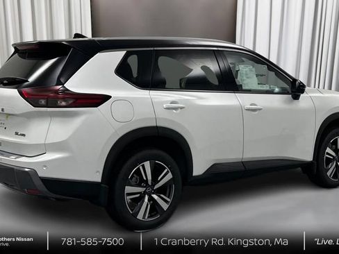 Used 2024 Nissan Rogue SL AWD/4WD image 5
