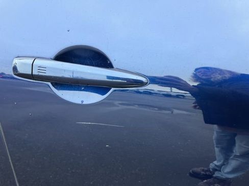 Used 2024 Nissan Pathfinder SV image 15