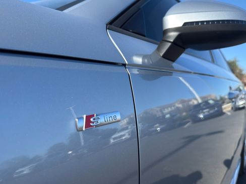 Used 2018 Audi A4 2.0T Premium image 4