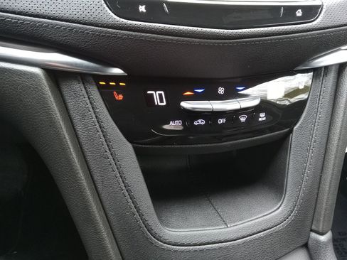 Certified 2023 Cadillac XT5 Luxury AWD/4WD image 17