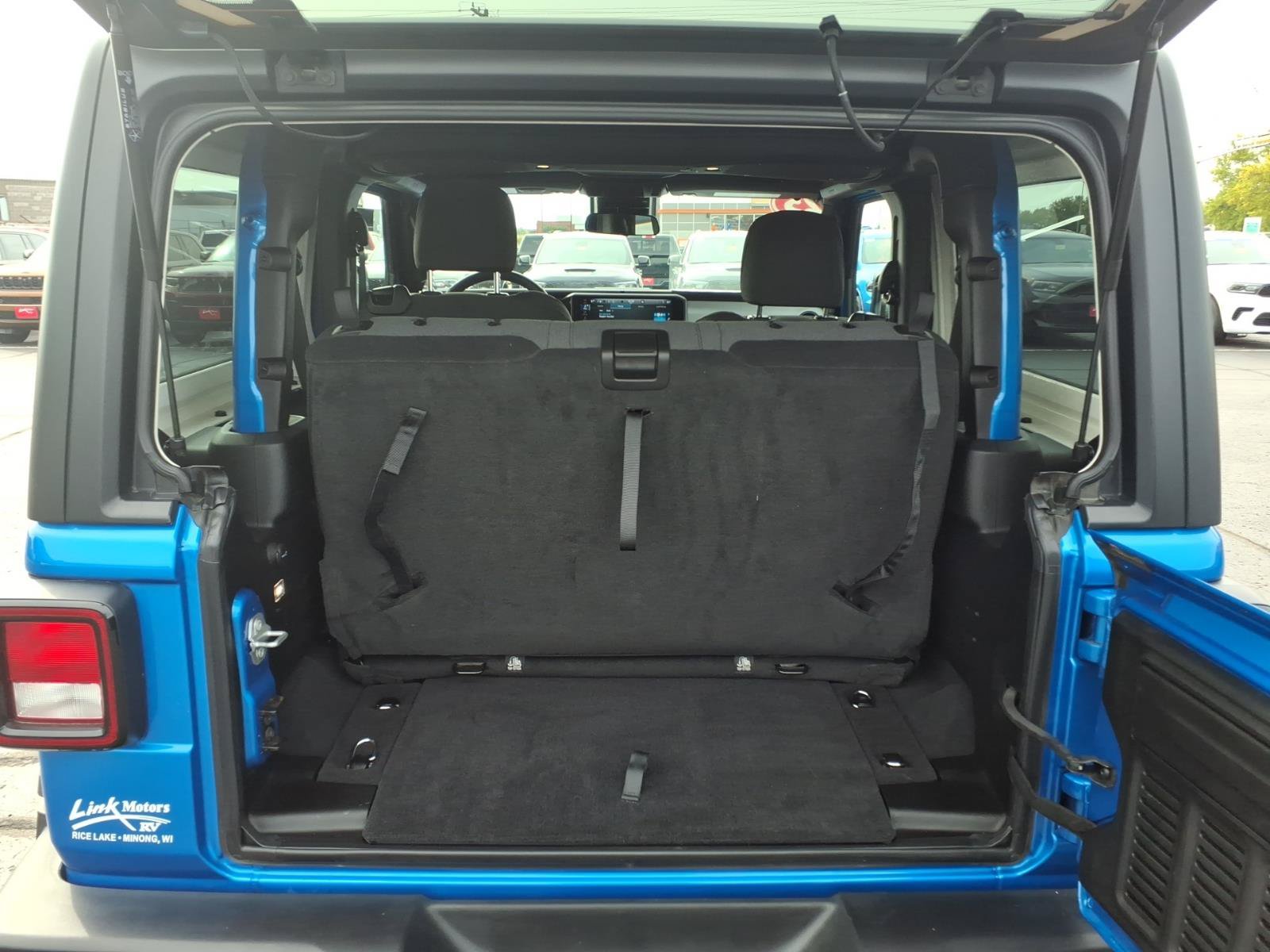 Used 2025 Jeep Wrangler Sport AWD/4WD image 20