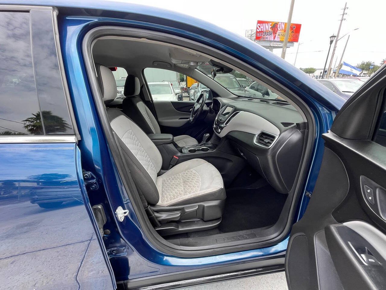 Used 2019 Chevrolet Equinox LT FWD image 18