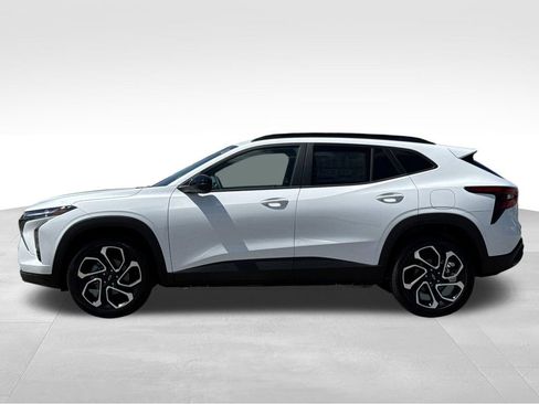 New 2026 Chevrolet Trax RS w/ Driver Confidence Package FWD image 2