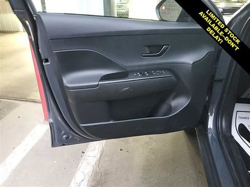 Used 2025 Hyundai Kona SEL AWD/4WD image 4