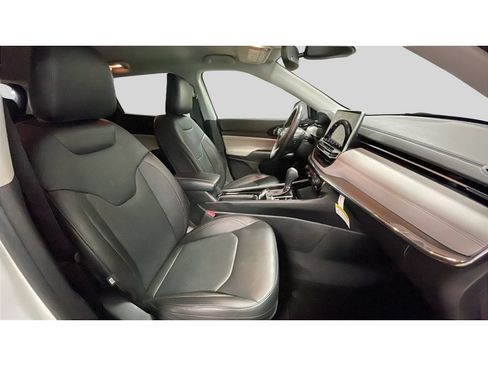 Used 2022 Jeep Compass Limited AWD/4WD image 17