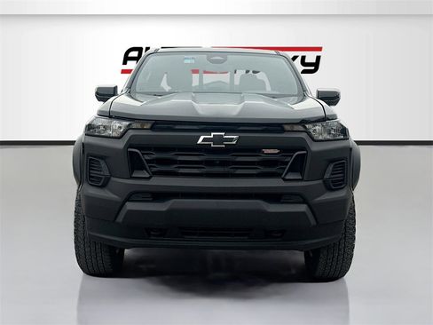 Used 2023 Chevrolet Colorado Trail Boss w/ Technology Package image 2