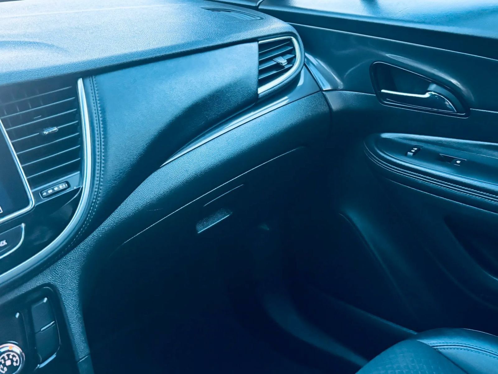 Used 2018 Buick Encore Preferred FWD image 30