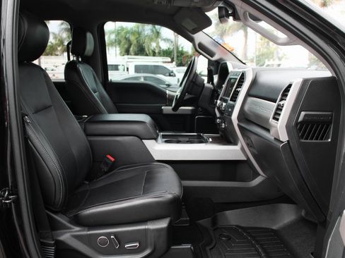 Used 2019 Ford F250 Lariat w/ Lariat Ultimate Package image 40