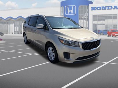 Used 2017 Kia Sedona LX w/ LX Essentials Premium Package