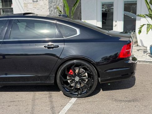 Used 2018 Volvo S90 T5 Momentum w/ Convenience Package FWD image 11