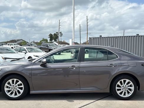 Used 2022 Toyota Camry LE FWD image 2