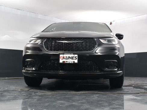 New 2026 Chrysler Pacifica Limited w/ S Appearance Package AWD/4WD image 45