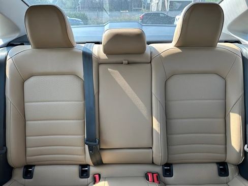 Used 2021 Volkswagen Jetta SE FWD image 11