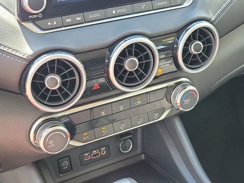 Used 2025 Nissan Sentra SV image 25