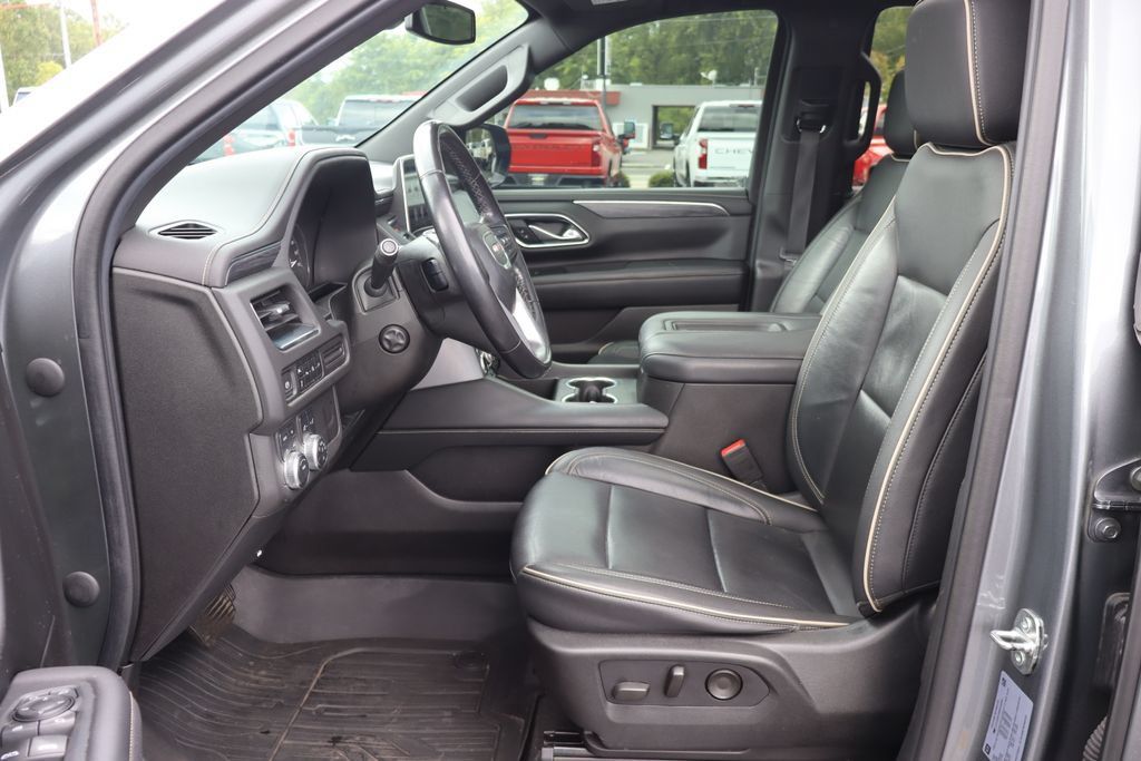 Used 2021 GMC Yukon SLT w/ SLT Premium Package AWD/4WD image 4