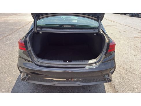 Used 2024 Kia Forte LXS FWD image 9