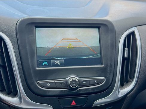 Used 2018 Chevrolet Equinox LT FWD image 10