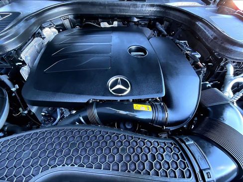 Used 2022 Mercedes-Benz GLC 300 image 32