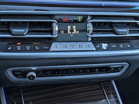 Used 2023 BMW X5 xDrive40i w/ M Sport Package image 25