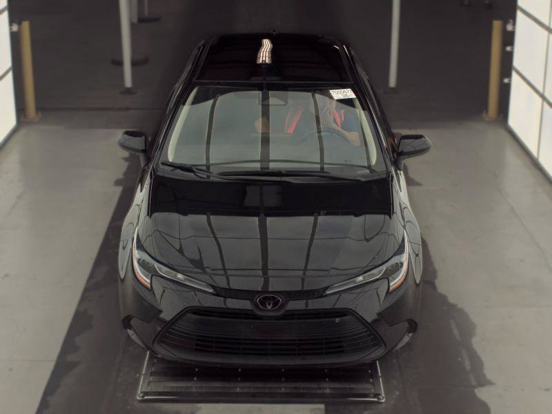 Used 2026 Toyota Corolla LE FWD image 2