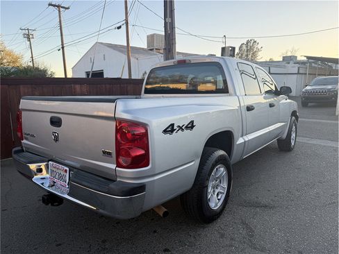Used 2005 Dodge Dakota SLT image 7