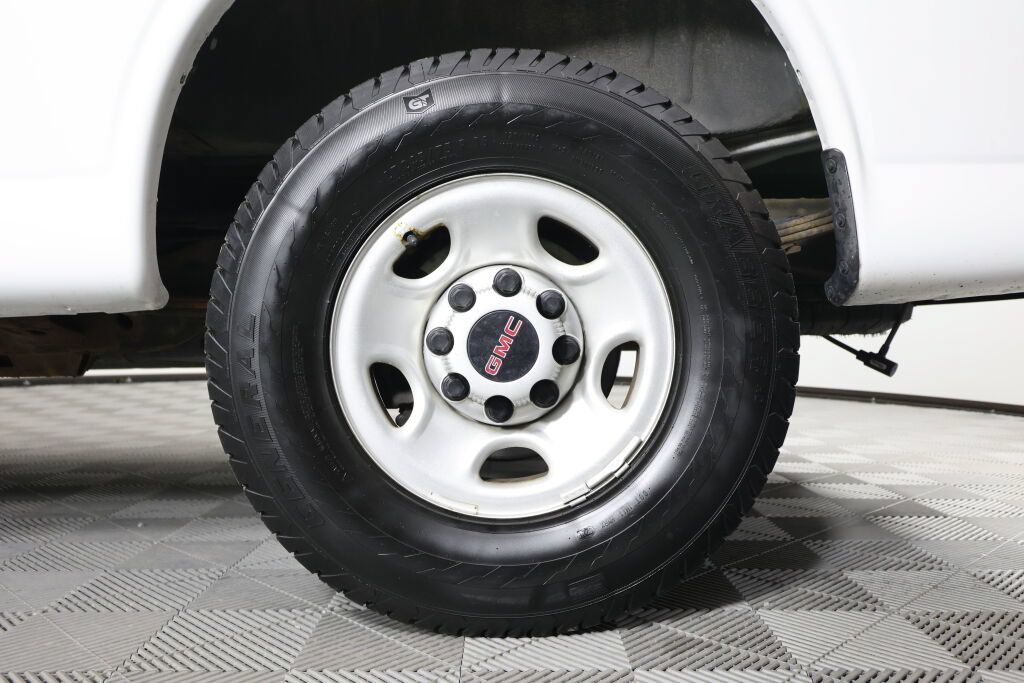 Used 2015 GMC Savana 2500 RWD image 8