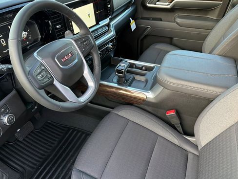 New 2026 GMC Sierra 1500 Elevation image 7