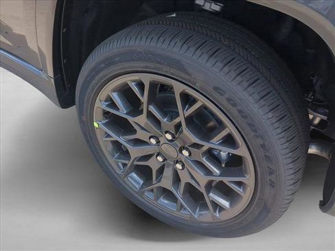New 2026 Jeep Grand Cherokee L Summit w/ Obsidian Package AWD/4WD image 10