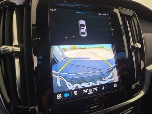 Used 2022 Volvo S90 B6 Inscription w/ Advanced Package image 6