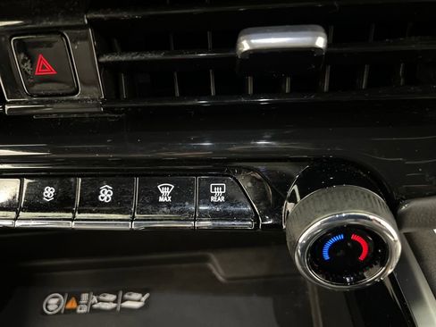 Used 2025 Chevrolet Tahoe Z71 image 47