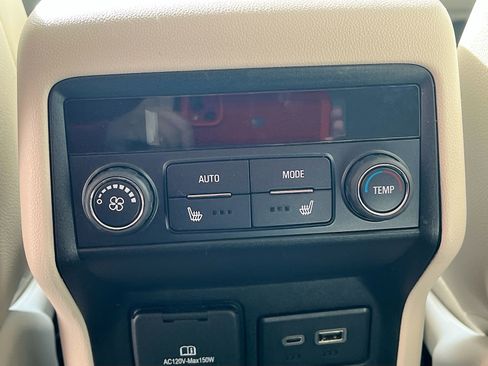 Used 2023 GMC Acadia Denali w/ Denali Ultimate Package AWD/4WD image 27