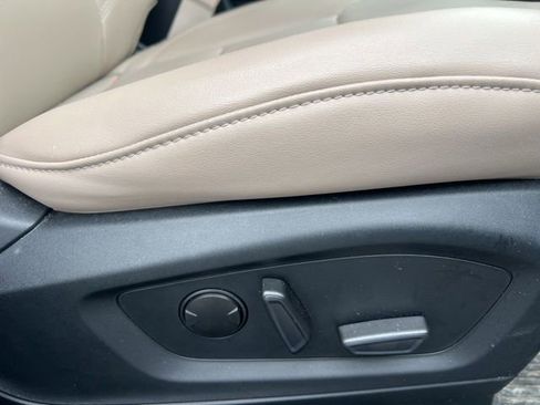 Used 2024 Ford Explorer XLT w/ Equipment Group 202A image 12