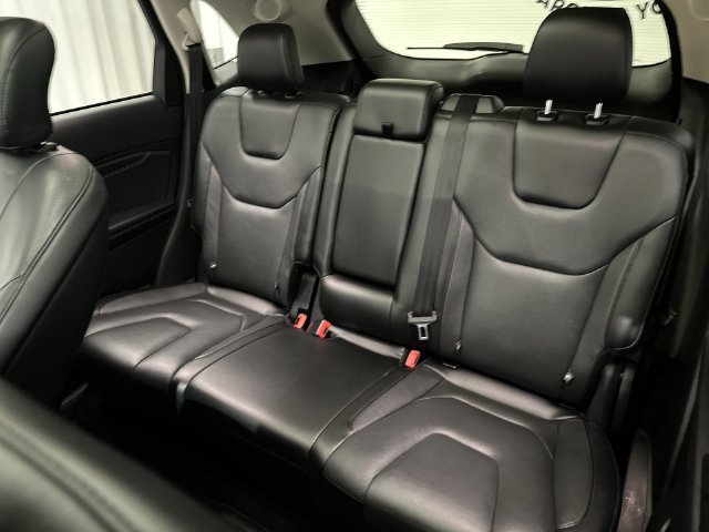 Used 2017 Ford Edge Titanium w/ Equipment Group 301A AWD/4WD image 30