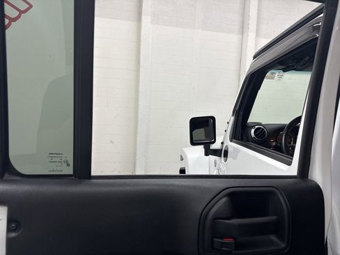 Used 2017 Jeep Wrangler Unlimited Sahara image 50