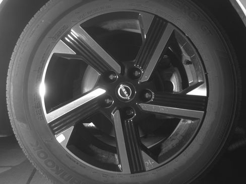 Used 2025 Nissan Sentra SV FWD image 13