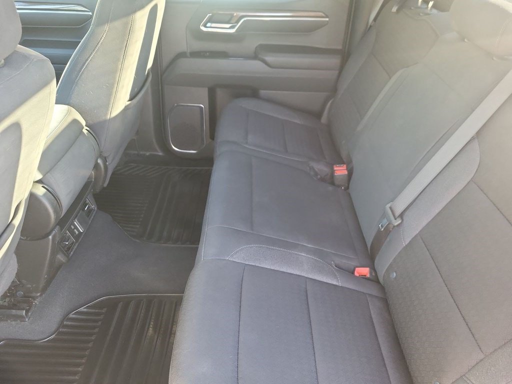 Used 2024 Chevrolet Silverado 1500 LT AWD/4WD image 31