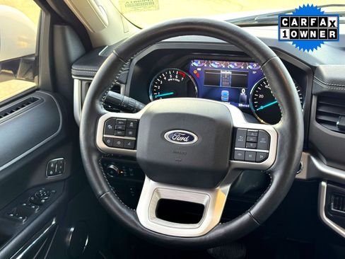 Used 2022 Ford Expedition XLT image 22