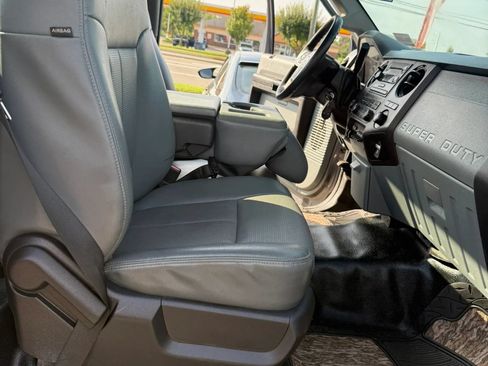 Used 2014 Ford F250 XL w/ Power Equipment Group AWD/4WD image 18