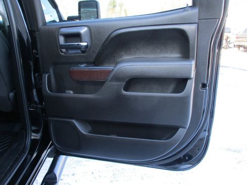 Used 2017 GMC Sierra 2500 SLE w/ SLE Preferred Package image 31