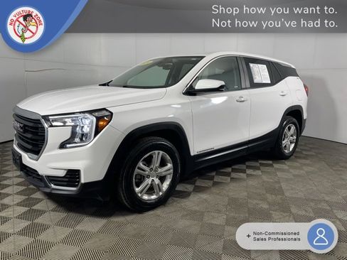 Used 2024 GMC Terrain SLE image 1