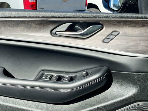 New 2025 Jeep Grand Cherokee L Limited w/ Black Appearance Package image 18