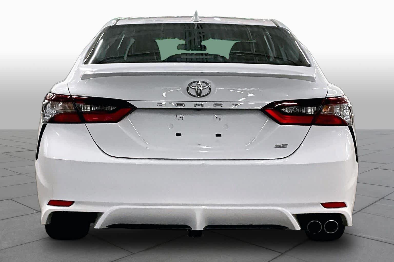 Used 2024 Toyota Camry SE FWD image 5