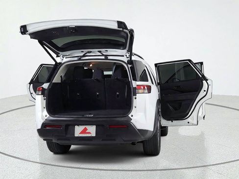 Certified 2025 Nissan Pathfinder SV FWD image 13