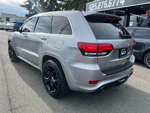 Used 2015 Jeep Grand Cherokee SRT w/ Luxury Group II image 5