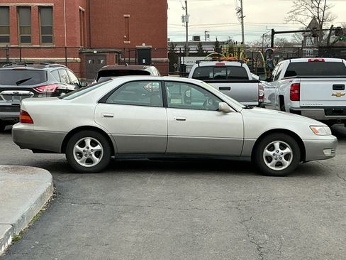 Used 1998 Lexus ES 330 image 4
