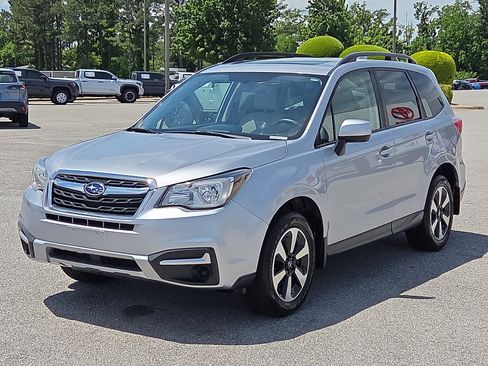 Used 2018 Subaru Forester 2.5i Premium w/ Protection Package #1 AWD/4WD image 2