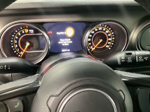 Used 2018 Jeep Wrangler Unlimited Sport S AWD/4WD image 32