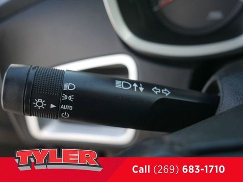 Used 2016 Chevrolet Equinox LT w/ Convenience Package image 26